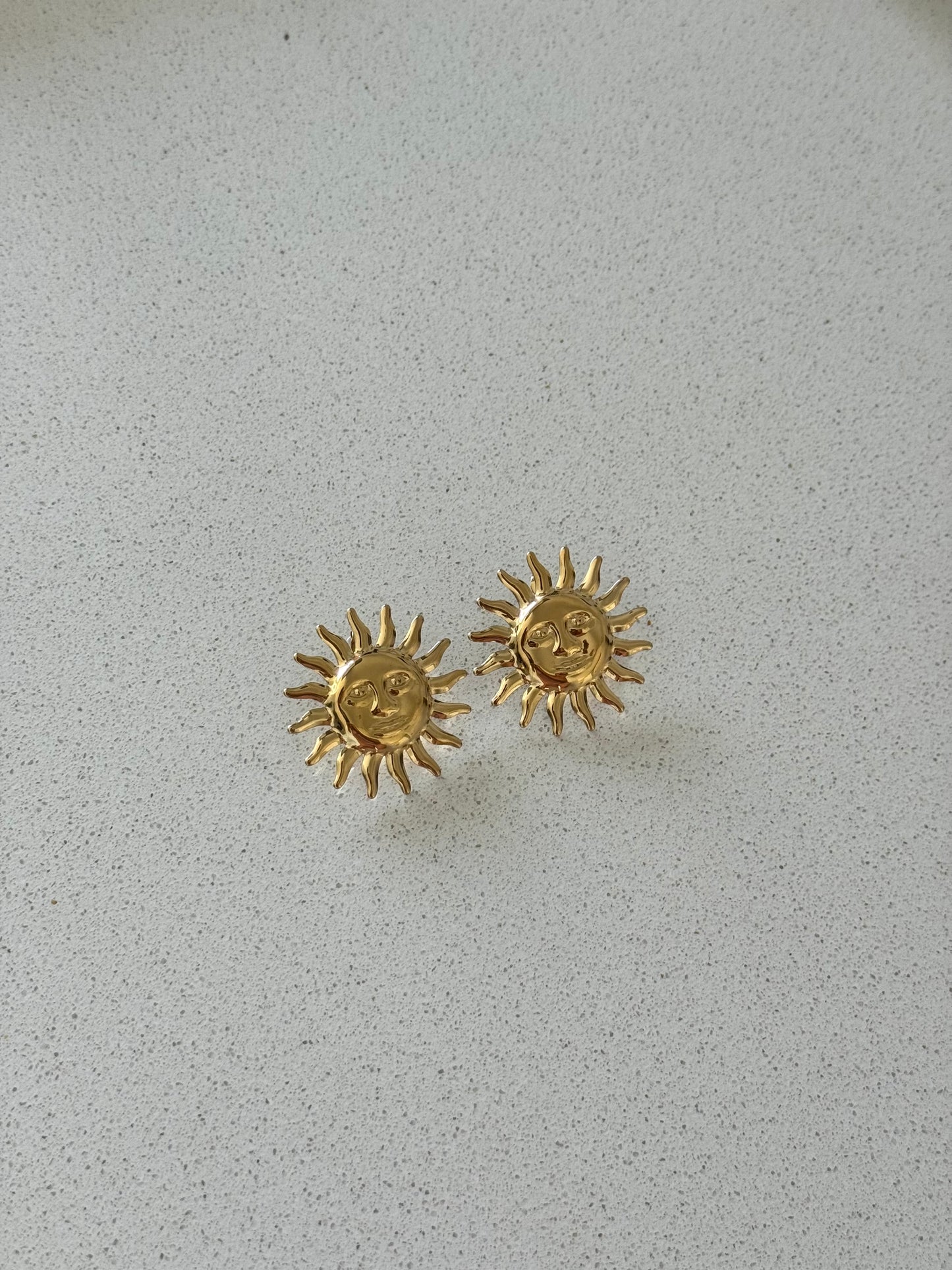 Brincos Golden Sun